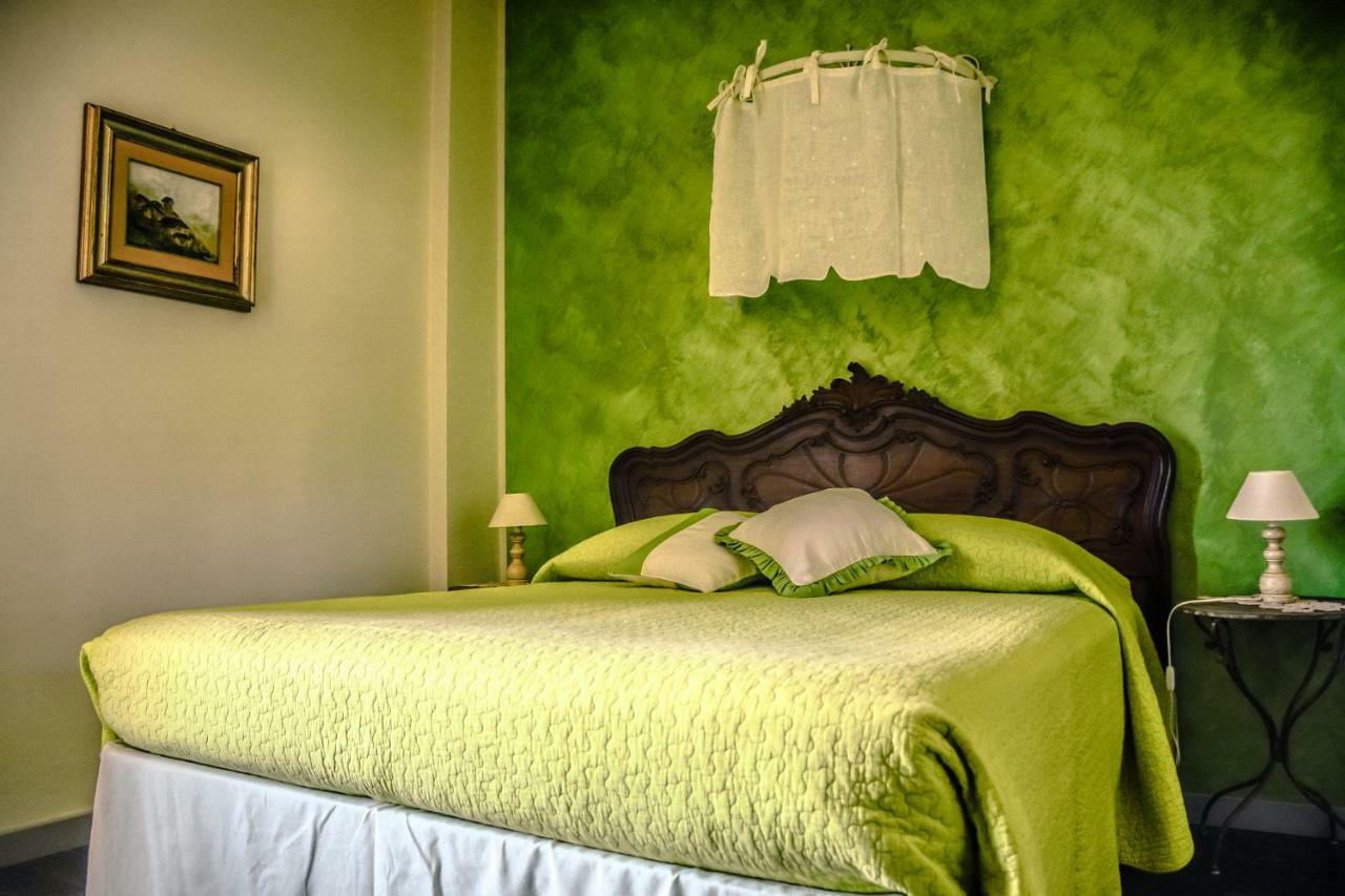 Double Room,780079419:JPEG